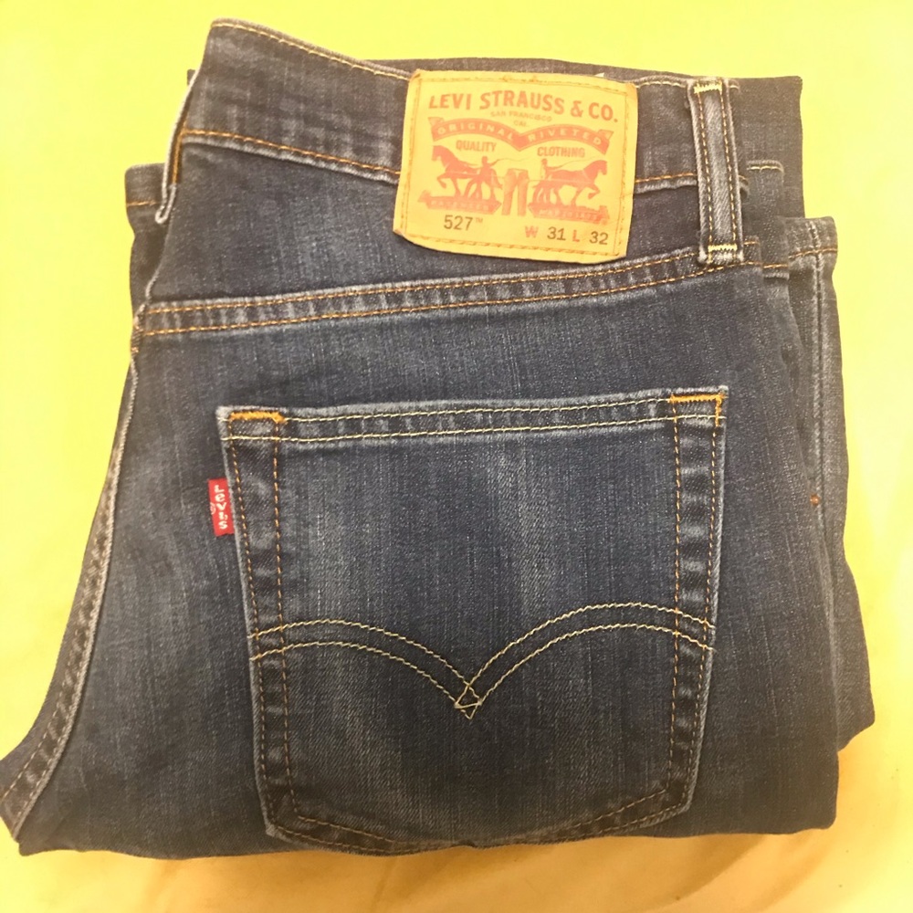 Men’s Levi bootcut jeans